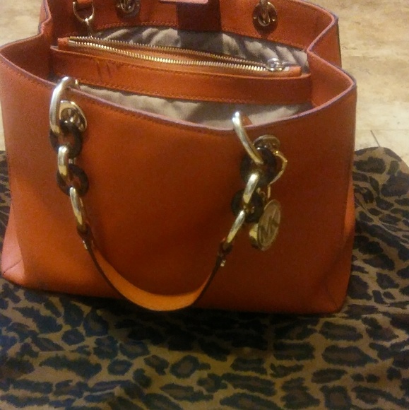 Authentic Michael Kors Purse - Picture 1 of 5